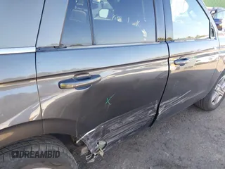 2021 Ford Expedition XLT z VIN 1FMJU1HT5MEA68599, wystawiony jako IAAI lot #41623822 z przebiegiem 34 449 mil mil oraz . Historia ofert i sprzedaży dostępna na DreamBid. Obrazek 6.