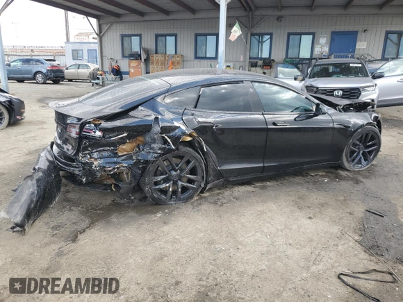 2023 Tesla Model S Plaid z VIN 5YJSA1E63PF498778, wystawiony jako Copart lot #43960765 z przebiegiem Nie podano mil oraz Szkoda całkowita • Salvage title. Historia ofert i sprzedaży dostępna na DreamBid. Obrazek 3.