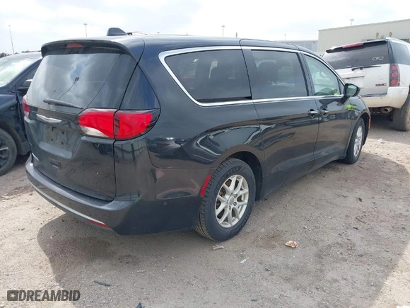 2020 Chrysler Pacifica Touring with VIN 2C4RC1FG0LR185346, listed as a IAAI auction lot 41957852 with 120,316 mi miles. Bid and sale history available at carsss.com. Image 4.
