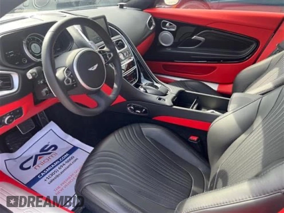 2021 Aston Martin DB11 V8 z VIN SCFRMFAWXMGL10429, wystawiony jako Copart lot #57315395 z przebiegiem 1737 mil mil oraz Tytuł czysty. Historia ofert i sprzedaży dostępna na DreamBid. Obrazek 5.