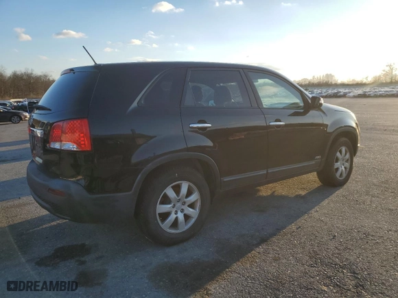 2011 Kia Sorento LX with VIN 5XYKTCA15BG010724, listed as a Copart auction lot 88872505 with 227,871 mi miles and Clean Title. Bid and sale history available at carsss.com. Image 3.
