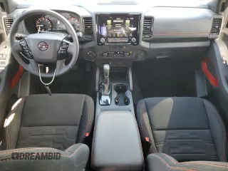 2024 Nissan Frontier SV z VIN 1N6ED1EK7RN631545, wystawiony jako Copart lot #49348715 z przebiegiem 12 973 mil mil oraz Szkoda całkowita • Salvage title. Historia ofert i sprzedaży dostępna na DreamBid. Obrazek 8.