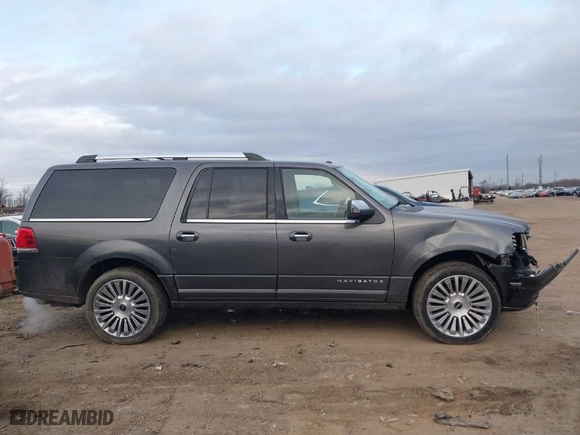 2017 Lincoln Navigator L Select with VIN 5LMJJ3JT8HEL03661, listed as a IAAI auction lot 41271236 with 57,708 mi miles. Bid and sale history available at carsss.com. Image 13.
