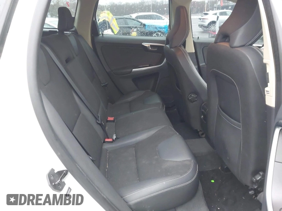 2012 Volvo XC60 3.2L с VIN YV4952DL5C2294865, выставлен на аукционе IAAI как лот 41941625 с пробегом 180 020 миль миль и . История ставок и продаж доступна на DreamBid. Изображение 8.