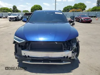 2022 Audi e-tron Premium Plus z VIN WA1LAAGE8NB019712, wystawiony jako Copart lot #57022545 z przebiegiem 27 718 mil mil oraz Szkody całkowita. Historia ofert i sprzedaży dostępna na DreamBid. Obrazek 5.