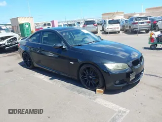 2007 BMW 3 Series 335i z VIN WBAWB73587P036280, wystawiony jako IAAI lot #42185422 z przebiegiem 82 724 mil mil oraz . Historia ofert i sprzedaży dostępna na DreamBid. Obrazek 1.
