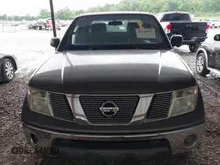2007 Nissan Frontier SE z VIN 1N6AD07U47C463332, wystawiony jako IAAI lot #42128193 z przebiegiem 145 604 mil mil oraz . Historia ofert i sprzedaży dostępna na DreamBid. Obrazek 6.