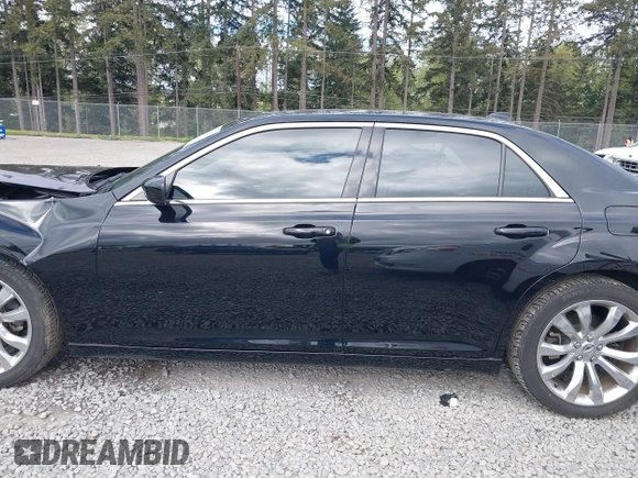 2018 Chrysler 300 Touring with VIN 2C3CCAAG0JH211402, listed as a IAAI auction lot 42081869 with 45,235 mi miles. Bid and sale history available at carsss.com. Image 15.