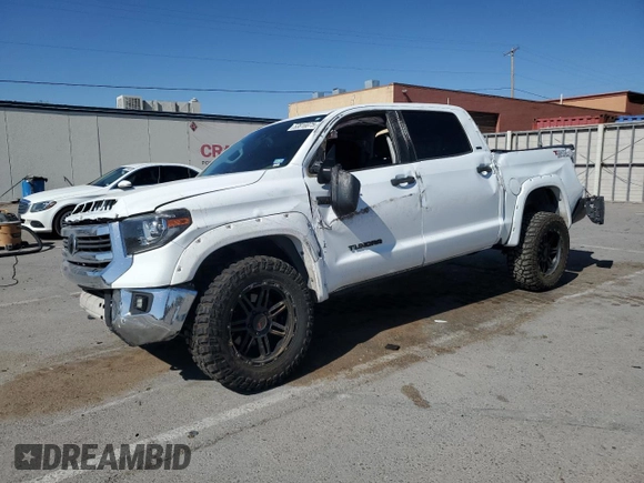 2016 Toyota Tundra SR5 z VIN 5TFDW5F10GX562642, wystawiony jako Copart lot #53810075 z przebiegiem 135 792 mil mil oraz Szkoda całkowita • Salvage title. Historia ofert i sprzedaży dostępna na DreamBid. Obrazek 1.