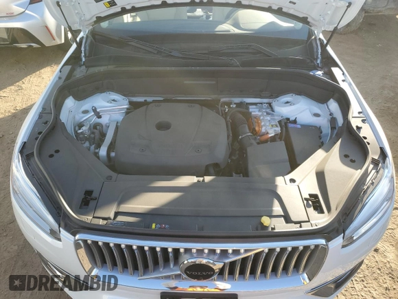 2024 Volvo XC90 Plus with VIN YV4H60LE6R1209420, listed as a Copart auction lot 75458864 with 1,560 mi miles and Salvage Title. Bid and sale history available at DreamBid. Image 12.