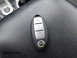 2018 Nissan Pathfinder SL with VIN 5N1DR2MM4JC642152, listed as a IAAI auction lot 42132867 with 142,063 mi miles. Bid and sale history available at carsss.com. Image 11.