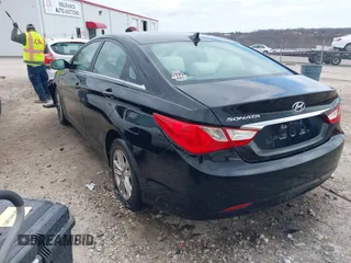 2011 Hyundai Sonata GLS with VIN 5NPEB4AC7BH145915, listed as a IAAI auction lot 42108555 with 220,677 mi miles. Bid and sale history available at carsss.com. Image 3.