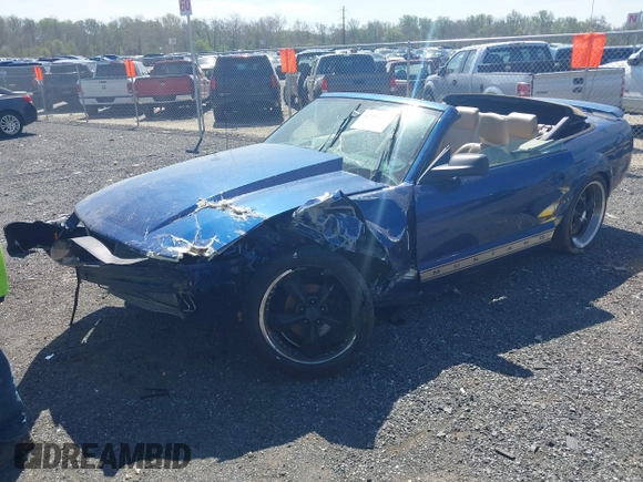 2006 Ford Mustang Standard z VIN 1ZVFT84N265125323, wystawiony jako IAAI lot #42093087 z przebiegiem 193 533 mil mil oraz . Historia ofert i sprzedaży dostępna na DreamBid. Obrazek 17.