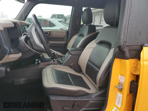 2022 Ford Bronco с VIN 1FMEE5DP5NLB51641, выставлен на аукционе Copart как лот 56281205 с пробегом 37 683 миль миль и Списание • Salvage title. История ставок и продаж доступна на DreamBid. Изображение 7.