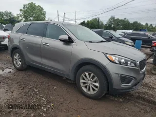 2016 Kia Sorento LX z VIN 5XYPG4A37GG006506, wystawiony jako Copart lot #59517245 z przebiegiem 127 151 mil mil oraz Szkoda całkowita • Salvage title. Historia ofert i sprzedaży dostępna na DreamBid. Obrazek 4.