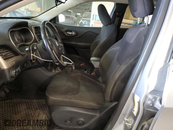 2017 Jeep Cherokee Latitude with VIN 1C4PJLCB9HW535816, listed as a Copart auction lot 52905295 with 61,648 mi miles and Clean Title. Bid and sale history available at DreamBid. Image 7.