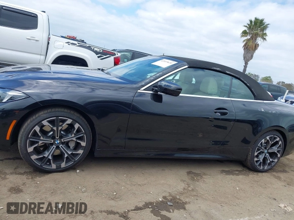 2025 BMW 4 Series 430i z VIN WBA33DB08SCU35159, wystawiony jako IAAI lot #42019631 z przebiegiem 895 mil mil oraz . Historia ofert i sprzedaży dostępna na DreamBid. Obrazek 15.