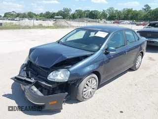 2010 Volkswagen Jetta S с VIN 3VWJX7AJ2AM077528, выставлен на аукционе IAAI как лот 39163957 с пробегом 125 644 миль миль и . История ставок и продаж доступна на DreamBid. Изображение 2.