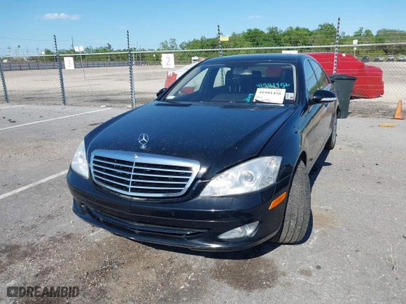 2009 Mercedes-Benz S-Class 5.5L V8 with VIN WDDNG86X19A239123, listed as a IAAI auction lot 41981456 with 120,975 mi miles. Bid and sale history available at carsss.com. Image 6.