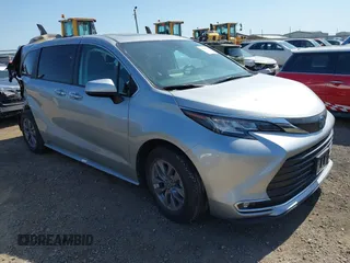 2022 Toyota Sienna XLE with VIN 5TDYRKEC1NS125049, listed as a IAAI auction lot 41984671 with 40,705 mi miles and . Bid and sale history available at DreamBid. Image 1.