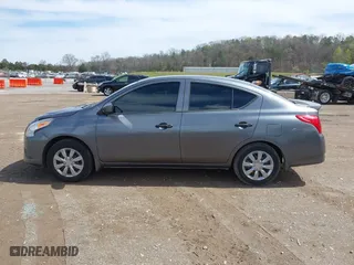 2019 Nissan Versa Sedan SV with VIN 3N1CN7APXKL827919, listed as a IAAI auction lot 41863085 with 100,997 mi miles. Bid and sale history available at carsss.com. Image 14.