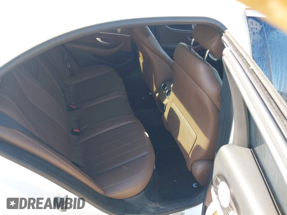 2018 Mercedes-Benz E-Class E 300 with VIN WDDZF4JB4JA309016, listed as a IAAI auction lot 41847991 with 119,529 mi miles. Bid and sale history available at carsss.com. Image 8.
