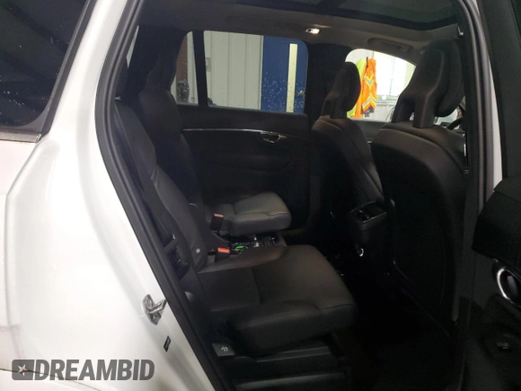 2020 Volvo XC90 Momentum with VIN YV4A221K1L1589730, listed as a Copart auction lot 56577455 with 30,578 mi miles and Salvage title. Bid and sale history available at DreamBid. Image 11.