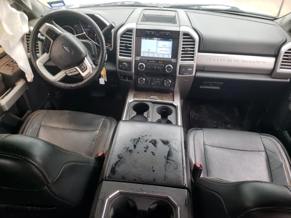 2017 Ford Super Duty F-250 SRW Lariat with VIN 1FT7W2BT1HEB57728, listed as a Copart auction lot 61500694 with 271,849 mi miles and Salvage Title. Bid and sale history available at carsss.com. Image 8.