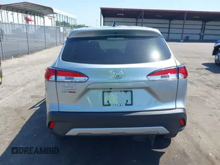 2025 Toyota Corolla Cross L z VIN 7MUAAAAG8SV129922, wystawiony jako IAAI lot #42275105 z przebiegiem 993 mil mil oraz . Historia ofert i sprzedaży dostępna na DreamBid. Obrazek 15.