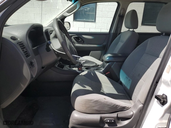 2005 Ford Escape XLT with VIN 1FMYU93105DA03153, listed as a Copart auction lot 53925575 with 282,714 mi miles and Clean Title. Bid and sale history available at carsss.com. Image 7.