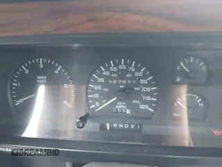 1993 Dodge Dakota S z VIN 1B7FL26X5PS202557, wystawiony jako IAAI lot #42224806 z przebiegiem 87 871 mil mil oraz . Historia ofert i sprzedaży dostępna na DreamBid. Obrazek 7.
