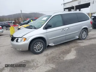 2002 Chrysler Town & Country Limited with VIN 2C8GP64L32R797370, listed as a IAAI auction lot 41715682 with 92,811 mi miles. Bid and sale history available at carsss.com. Image 2.