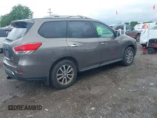 2014 Nissan Pathfinder SL with VIN 5N1AR2MM8EC606005, listed as a IAAI auction lot 42199339 with 152,537 mi miles. Bid and sale history available at carsss.com. Image 4.