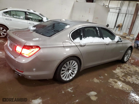 2012 BMW 7 Series 750i xDrive with VIN WBAKC6C58CC397001, listed as a Copart auction lot 84735184 with 68,875 mi miles and Clean Title. Bid and sale history available at carsss.com. Image 3.