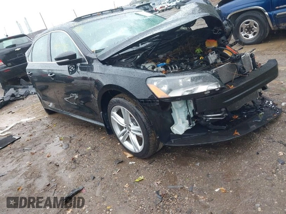 2015 Volkswagen Passat SE с VIN 1VWBV7A30FC066788, выставлен на аукционе IAAI как лот 40450455 с пробегом 84 245 миль миль и . История ставок и продаж доступна на DreamBid. Изображение 1.