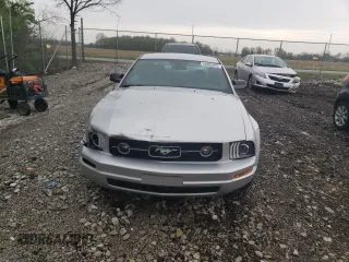 2008 Ford Mustang Deluxe с VIN 1ZVHT80N385142049, выставлен на аукционе Copart как лот 54693915 с пробегом 189 674 миль миль и Списание • Salvage title. История ставок и продаж доступна на DreamBid. Изображение 5.