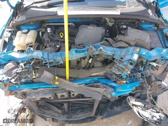 2013 Ford Focus SE with VIN 1FADP3K29DL283330, listed as a IAAI auction lot 42028093 with 101,391 mi miles. Bid and sale history available at carsss.com. Image 6.