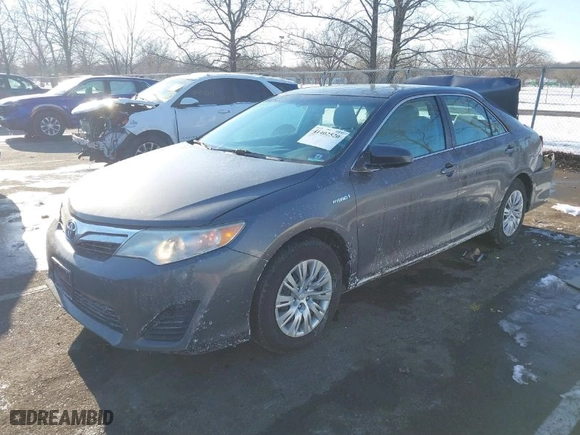2013 Toyota Camry Hybrid LE with VIN 4T1BD1FK6DU080281, listed as a IAAI auction lot 41402520 with 58,625 mi miles. Bid and sale history available at carsss.com. Image 2.