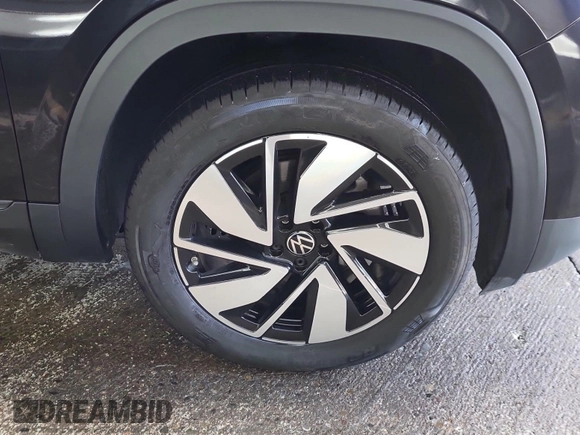 2024 Volkswagen Atlas SE with VIN 1V2HR2CA7RC565297, listed as a IAAI auction lot 42844488 with 24,398 mi miles and . Bid and sale history available at DreamBid. Image 21.