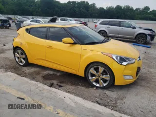 2016 Hyundai Veloster z VIN KMHTC6AD8GU278670, wystawiony jako Copart lot #57315695 z przebiegiem 89 496 mil mil oraz Szkoda całkowita • Salvage title. Historia ofert i sprzedaży dostępna na DreamBid. Obrazek 4.