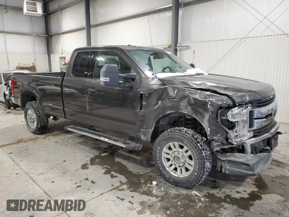 2018 Ford F-250 XL z VIN 1FT7X2B61JEB71609, wystawiony jako Copart lot #45167395 z przebiegiem 107 493 mil mil oraz Szkoda całkowita • Salvage title. Historia ofert i sprzedaży dostępna na DreamBid. Obrazek 4.