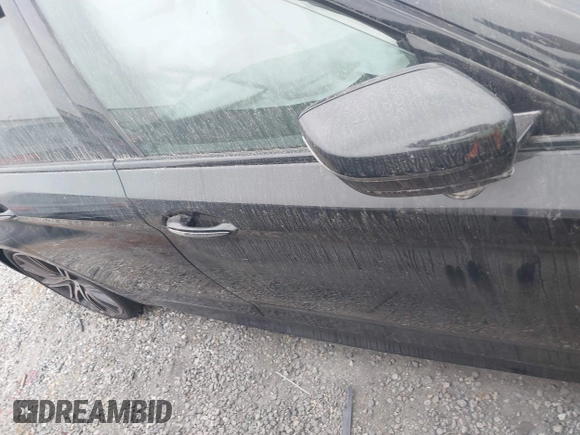2018 BMW 5 Series 540i z VIN WBAJE5C5XJWA97667, wystawiony jako IAAI lot #41481362 z przebiegiem Nie podano mil oraz . Historia ofert i sprzedaży dostępna na DreamBid. Obrazek 13.