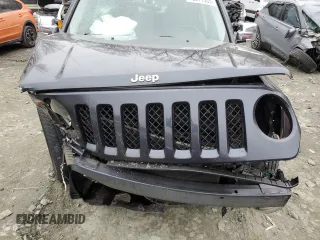 2016 Jeep Patriot Latitude with VIN 1C4NJRFB2GD587062, listed as a Copart auction lot 43971305 with 135,744 mi miles and Salvage Title. Bid and sale history available at carsss.com. Image 14.
