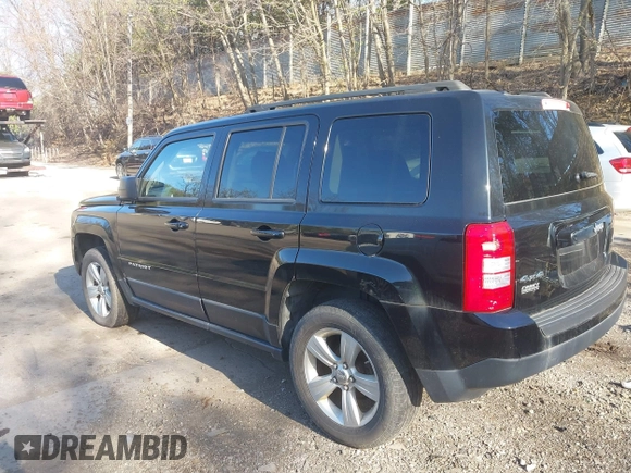 2012 Jeep Patriot Latitude with VIN 1C4NJRFB4CD686038, listed as a IAAI auction lot 42142199 with 116,416 mi miles and . Bid and sale history available at carsss.com. Image 3.