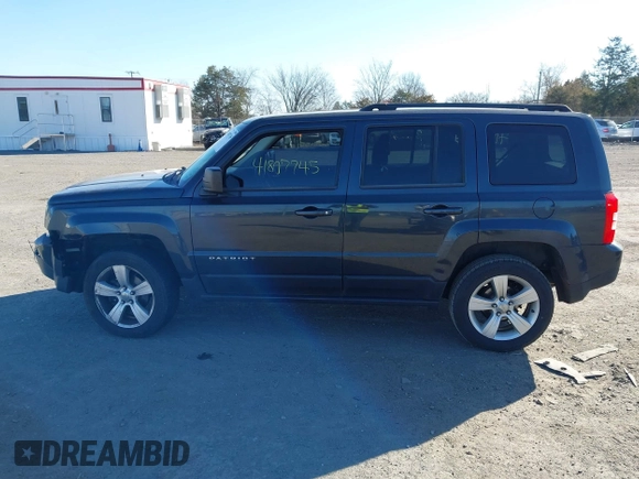 2014 Jeep Patriot Latitude with VIN 1C4NJRFB0ED693359, listed as a IAAI auction lot 41807745 with 172,183 mi miles. Bid and sale history available at carsss.com. Image 14.