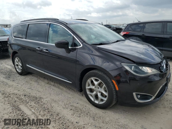 2017 Chrysler Pacifica Touring L z VIN 2C4RC1BG9HR560678, wystawiony jako Copart lot #55420305 z przebiegiem 137 577 mil mil oraz Szkoda całkowita • Salvage title. Historia ofert i sprzedaży dostępna na DreamBid. Obrazek 4.