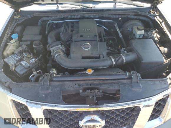 2008 Nissan Pathfinder S z VIN 5N1AR18BX8C660266, wystawiony jako Copart lot #59565155 z przebiegiem 107 273 mil mil oraz Czysty tytuł • Clean title. Historia ofert i sprzedaży dostępna na DreamBid. Obrazek 12.