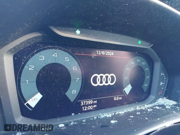 2022 Audi Q3 S line Premium z VIN WA1DECF30N1005992, wystawiony jako IAAI lot #41101352 z przebiegiem 37 399 mil mil oraz . Historia ofert i sprzedaży dostępna na DreamBid. Obrazek 14.