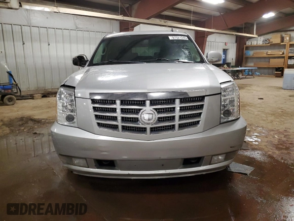 2011 Cadillac Escalade ESV Luxury z VIN 1GYS4HEF2BR344981, wystawiony jako Copart lot #87521245 z przebiegiem 189 483 mil mil oraz Czysty tytuł • Clean title. Historia ofert i sprzedaży dostępna na DreamBid. Obrazek 5.