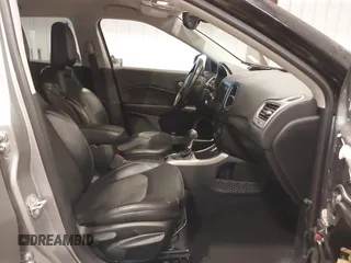2018 Jeep Compass Latitude with VIN 3C4NJCBB3JT408614, listed as a IAAI auction lot 41301493 with 92,647 mi miles. Bid and sale history available at carsss.com. Image 5.